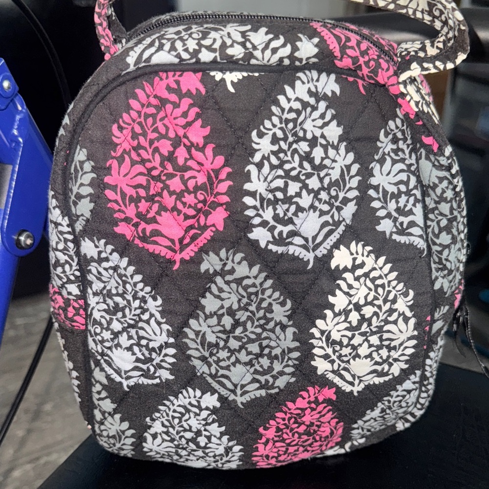 Vera Bradley Stylish Multicolored Patterned Lunch Bag - Picture 3 of 11